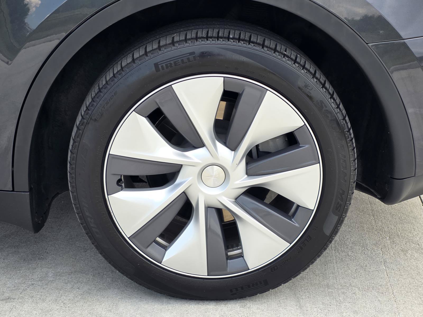 Used 2024 Tesla Model Y Long Range AWD/4WD image 8