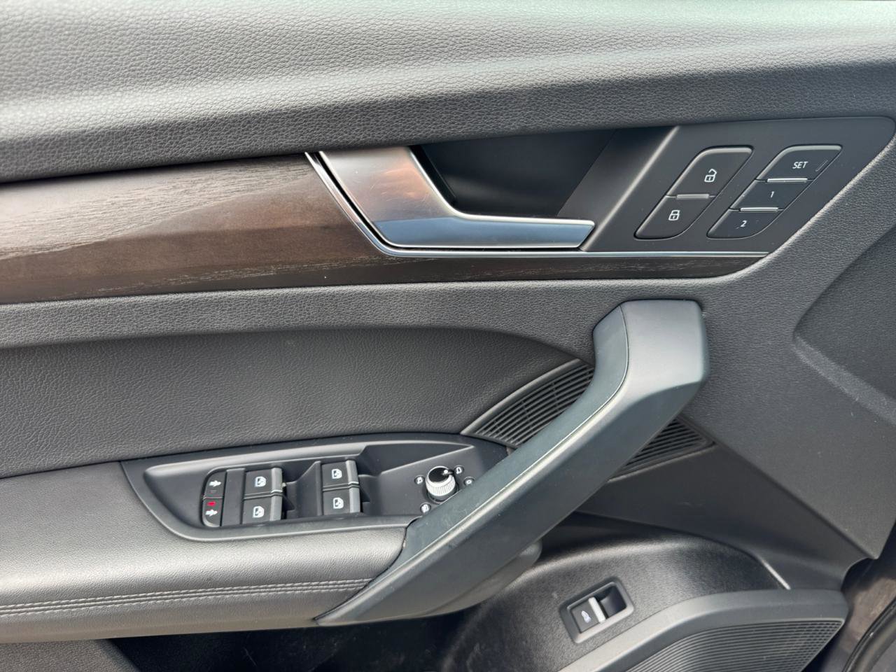 Used 2020 Audi Q5 2.0T Premium Plus w/ Premium Plus Package image 19