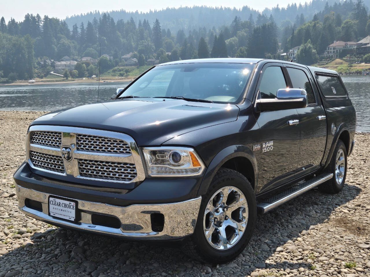 Used 2015 RAM 1500 Laramie w/ Convenience Group AWD/4WD image 3