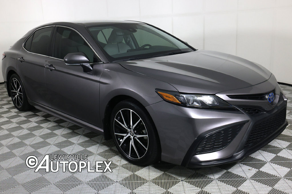 Used 2023 Toyota Camry SE FWD image 3