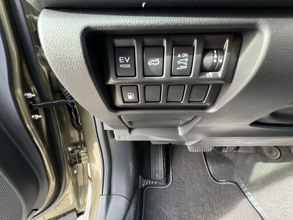 Used 2025 Subaru Forester Limited AWD/4WD image 18