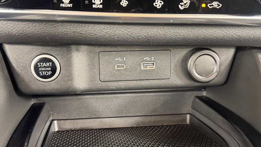 Used 2025 Kia Niro EX FWD image 2