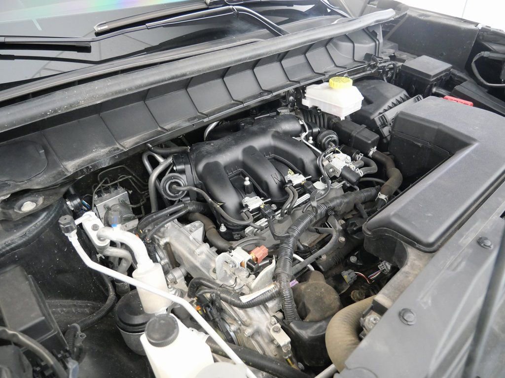 Used 2023 Nissan Pathfinder Platinum w/ Cargo Package image 9