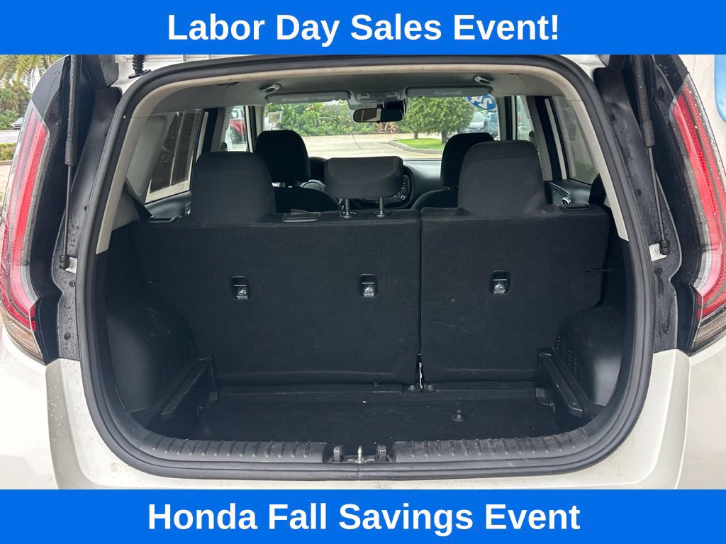 Used 2024 Kia Soul LX w/ Option Group 015 FWD image 10