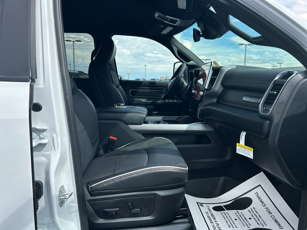 New 2026 RAM 2500 Laramie AWD/4WD image 15