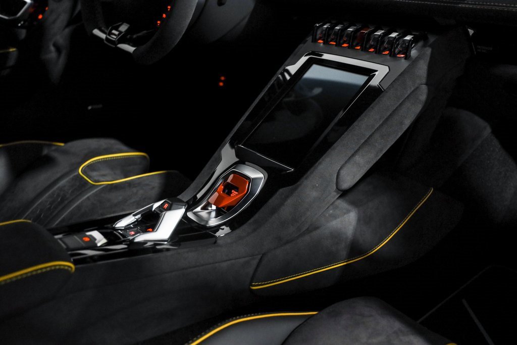 Used 2023 Lamborghini Huracan Sterrato image 28