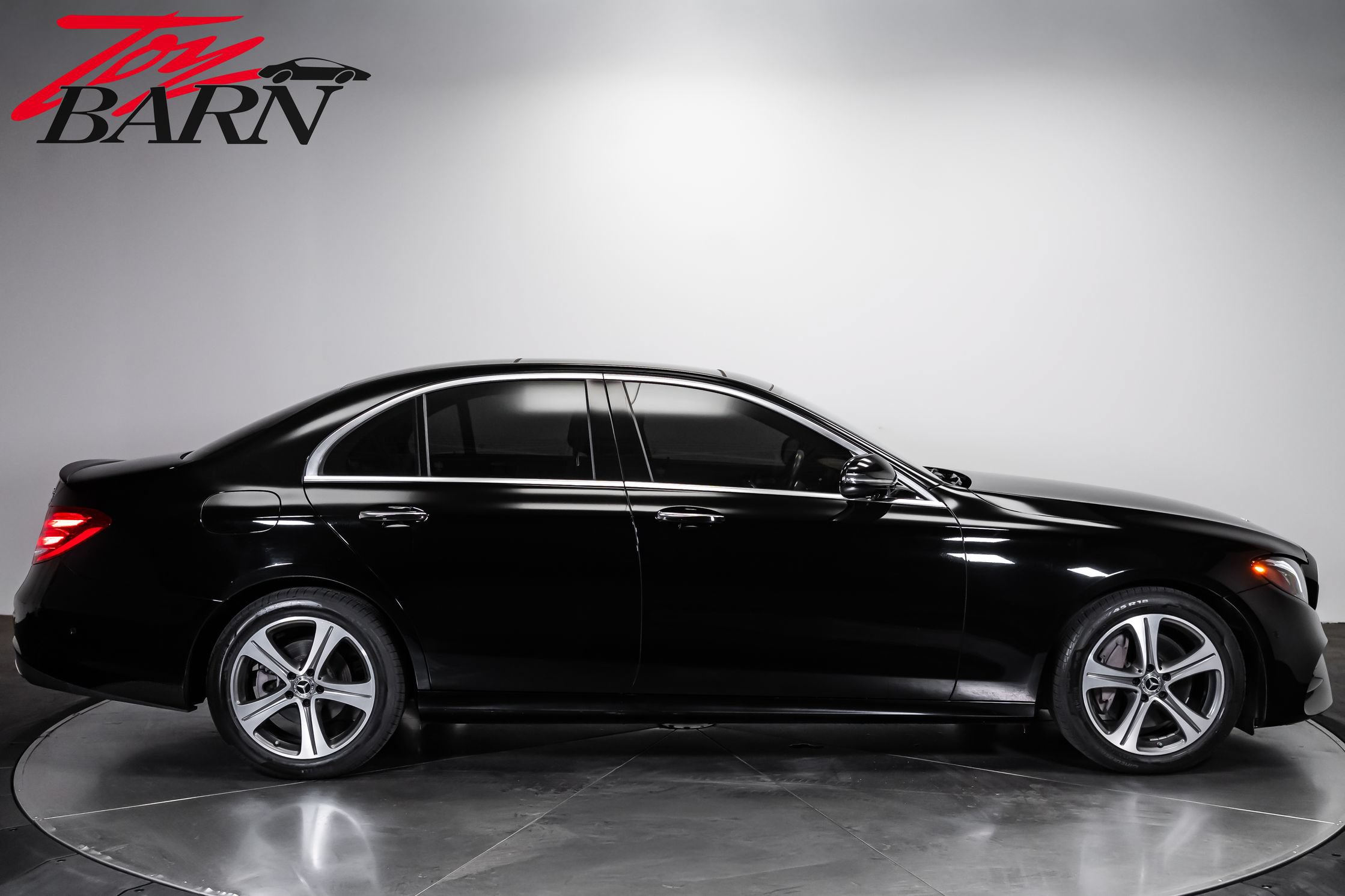Used 2020 Mercedes-Benz E 350 4MATIC Sedan image 6
