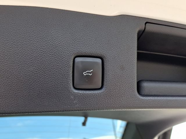 Certified 2025 Ford Escape Platinum AWD/4WD image 31