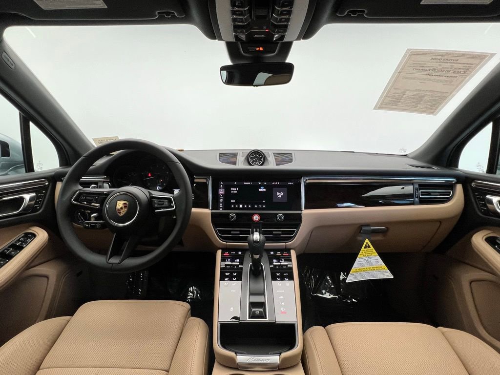 Used 2025 Porsche Macan image 6