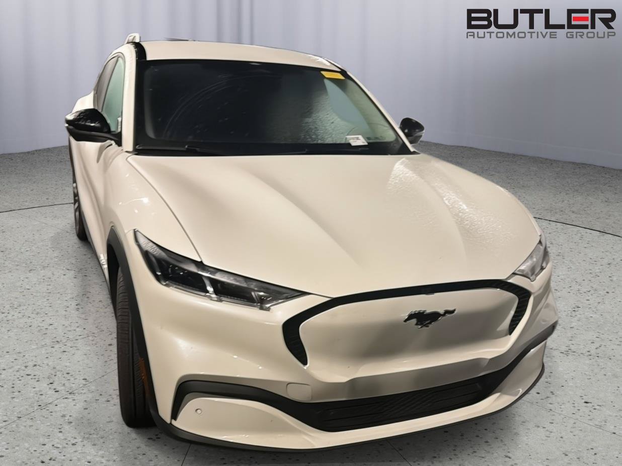Used 2025 Ford Mustang Mach-E Select RWD image 3