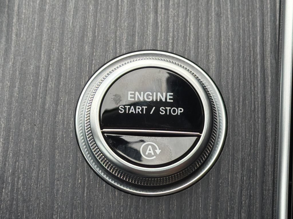 Used 2023 Mercedes-Benz C 300 Sedan image 23