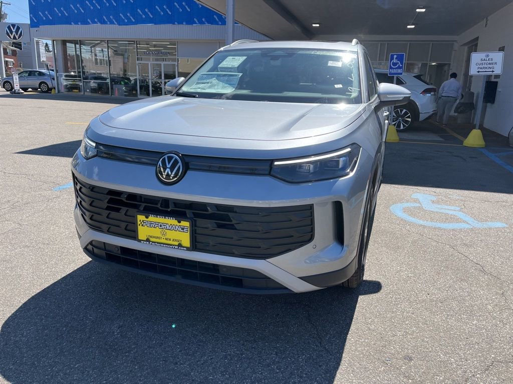 New 2026 Volkswagen Tiguan SE AWD/4WD image 3