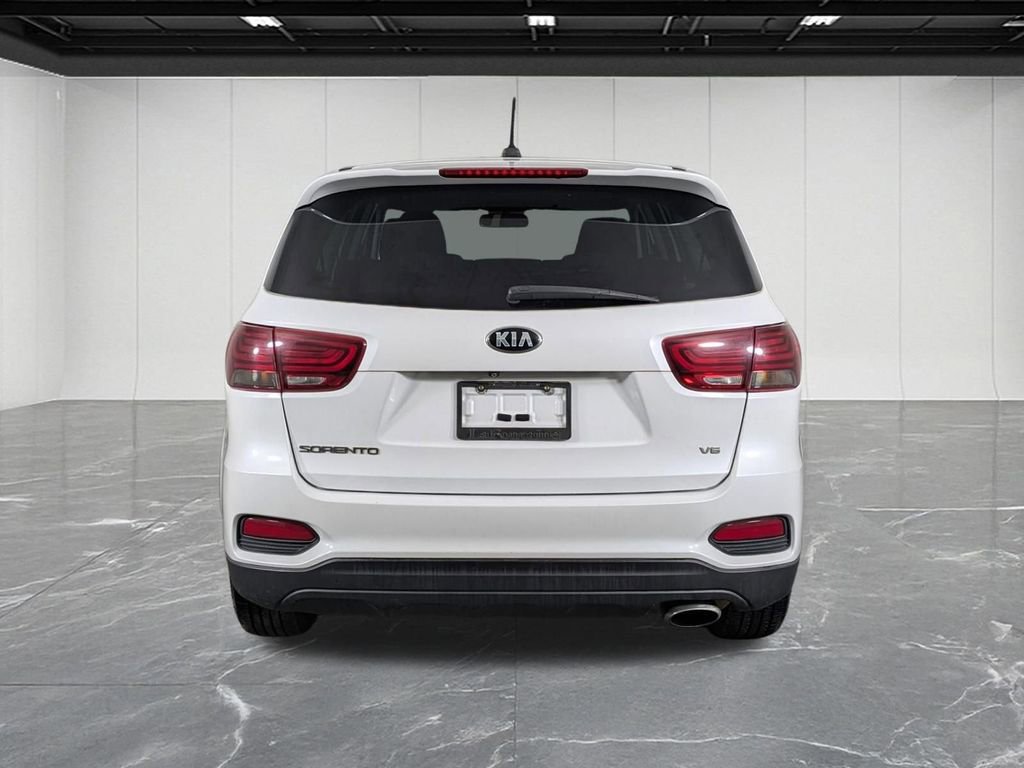Used 2020 Kia Sorento LX image 4