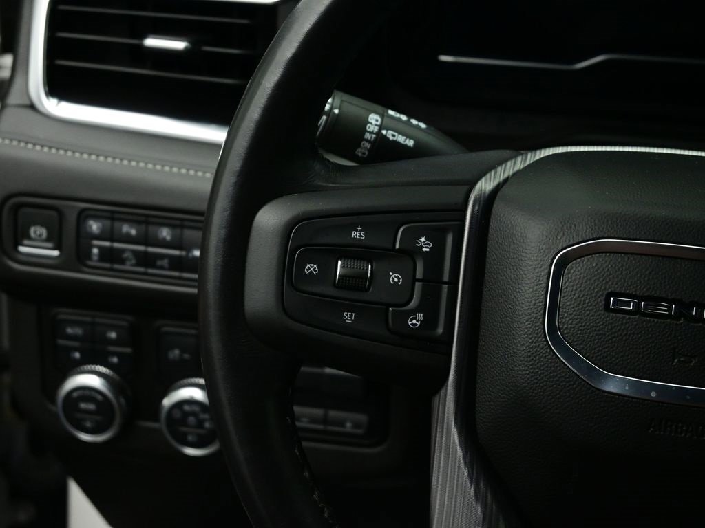 Used 2023 GMC Yukon XL Denali Ultimate image 4