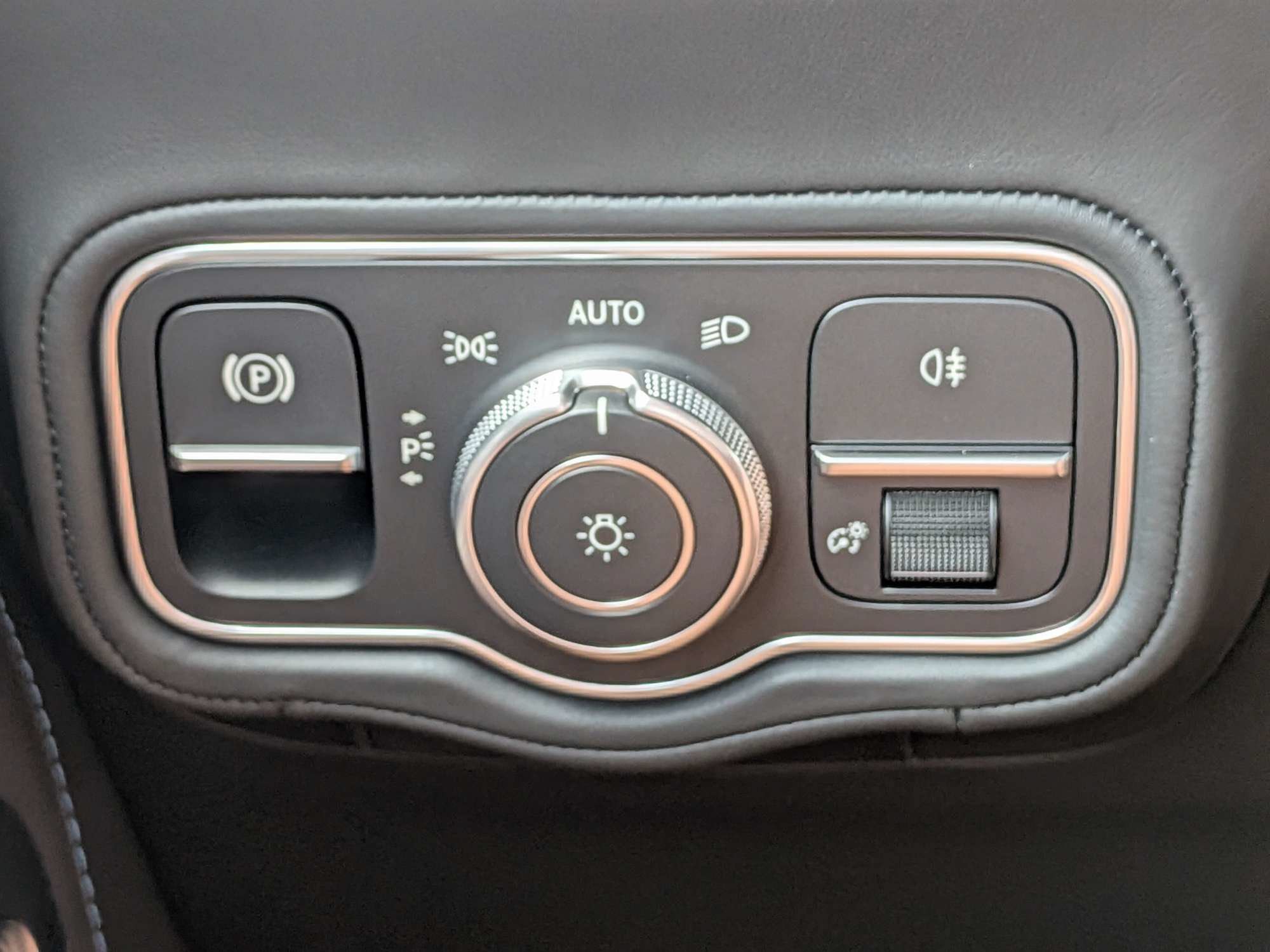 Used 2025 Mercedes-Benz G 580 w/ EQ Technology image 29