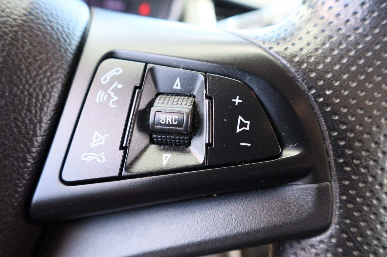 Used 2020 Chevrolet Trax LS w/ LPO, Protection Package FWD image 16