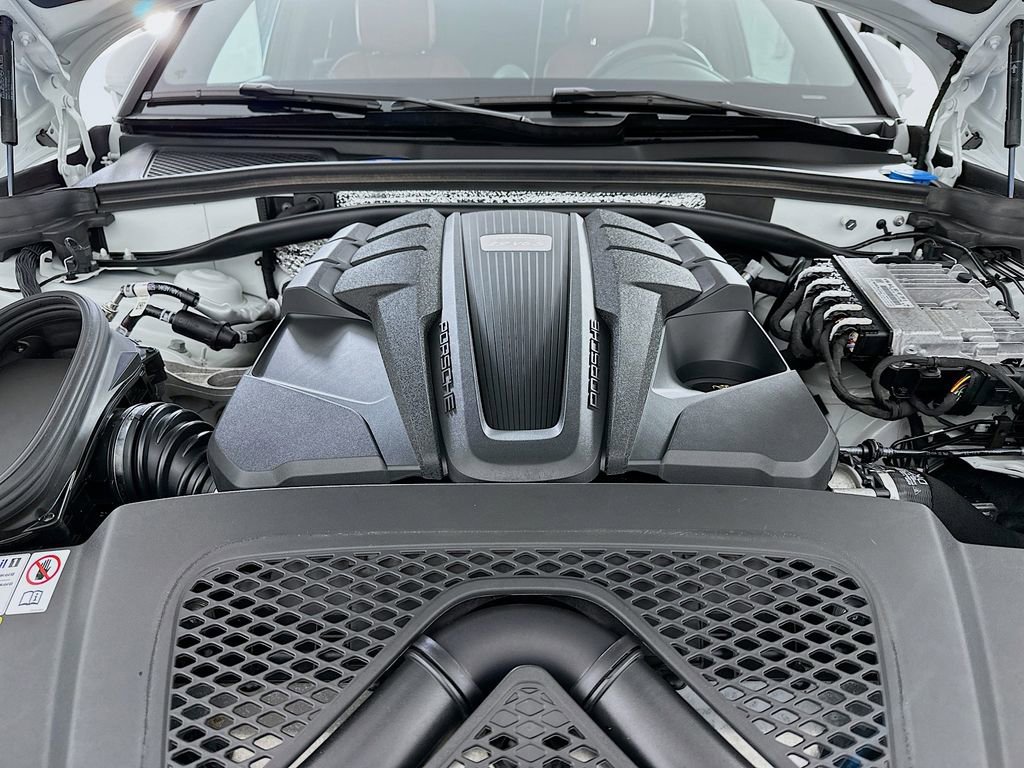 Used 2023 Porsche Macan S image 32