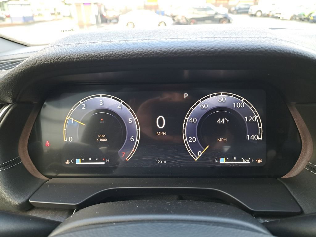 New 2025 Jeep Grand Cherokee Limited w/ Luxury Tech Group II image 20