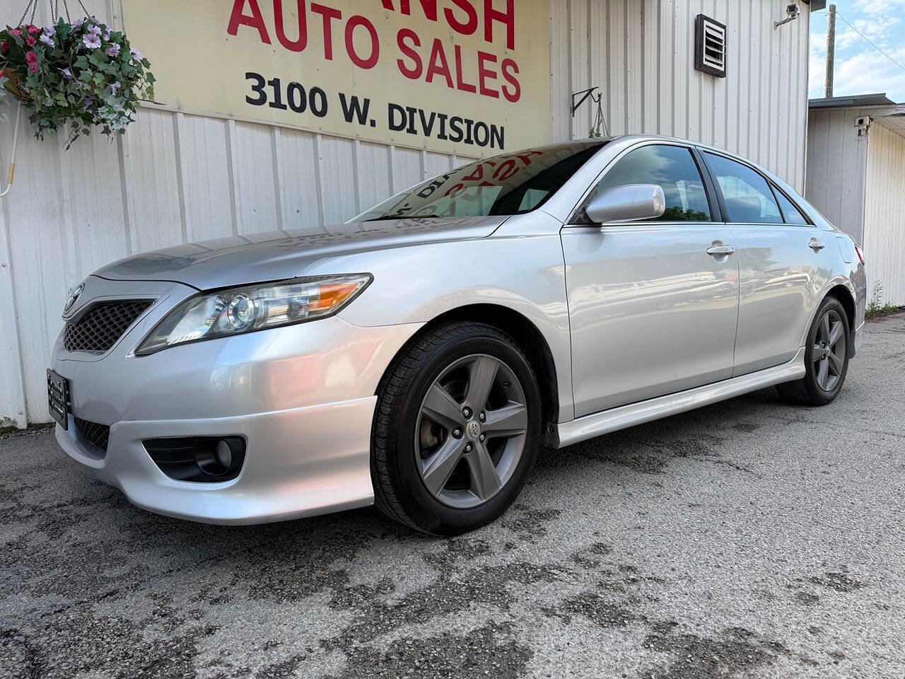 Used 2010 Toyota Camry SE FWD image 7