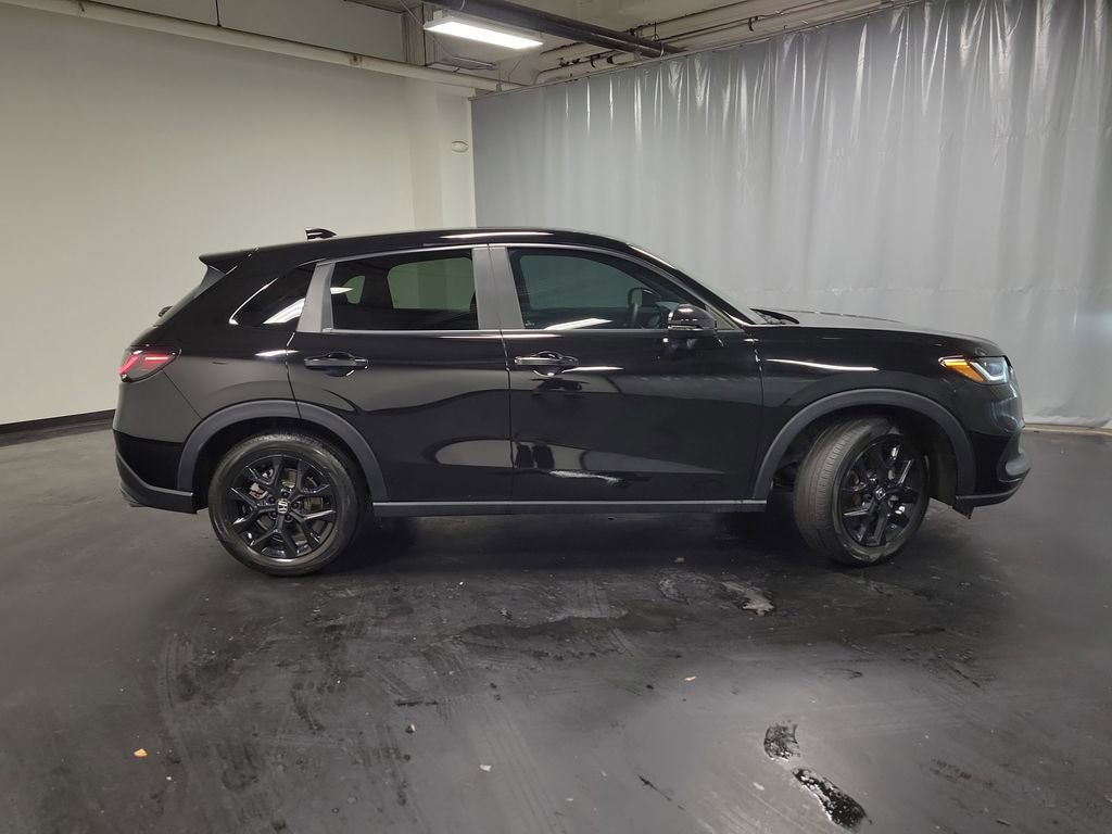 Used 2025 Honda HR-V Sport image 9
