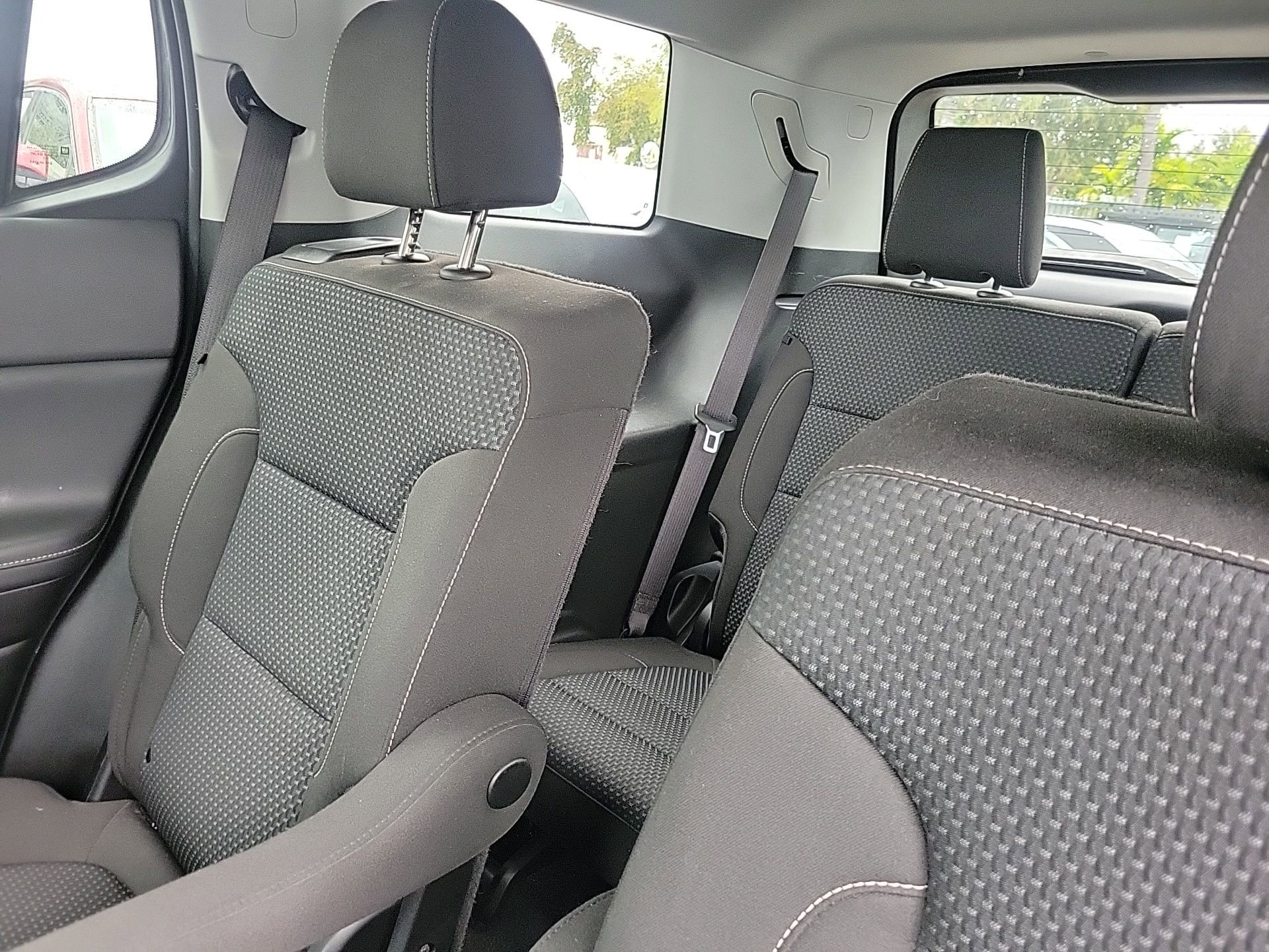 Used 2023 GMC Acadia SLE image 20