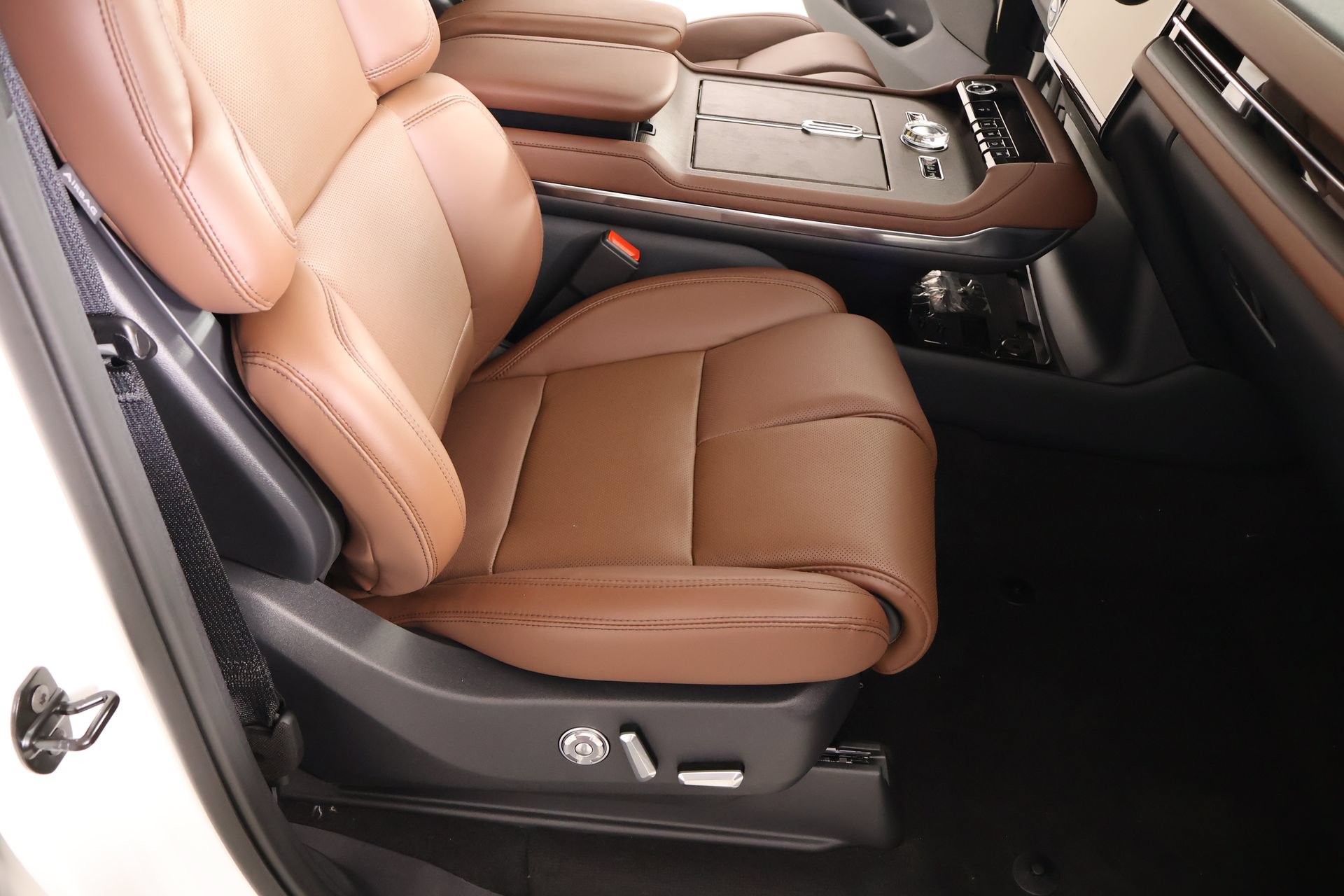 New 2027 Lincoln Navigator Reserve AWD/4WD image 14