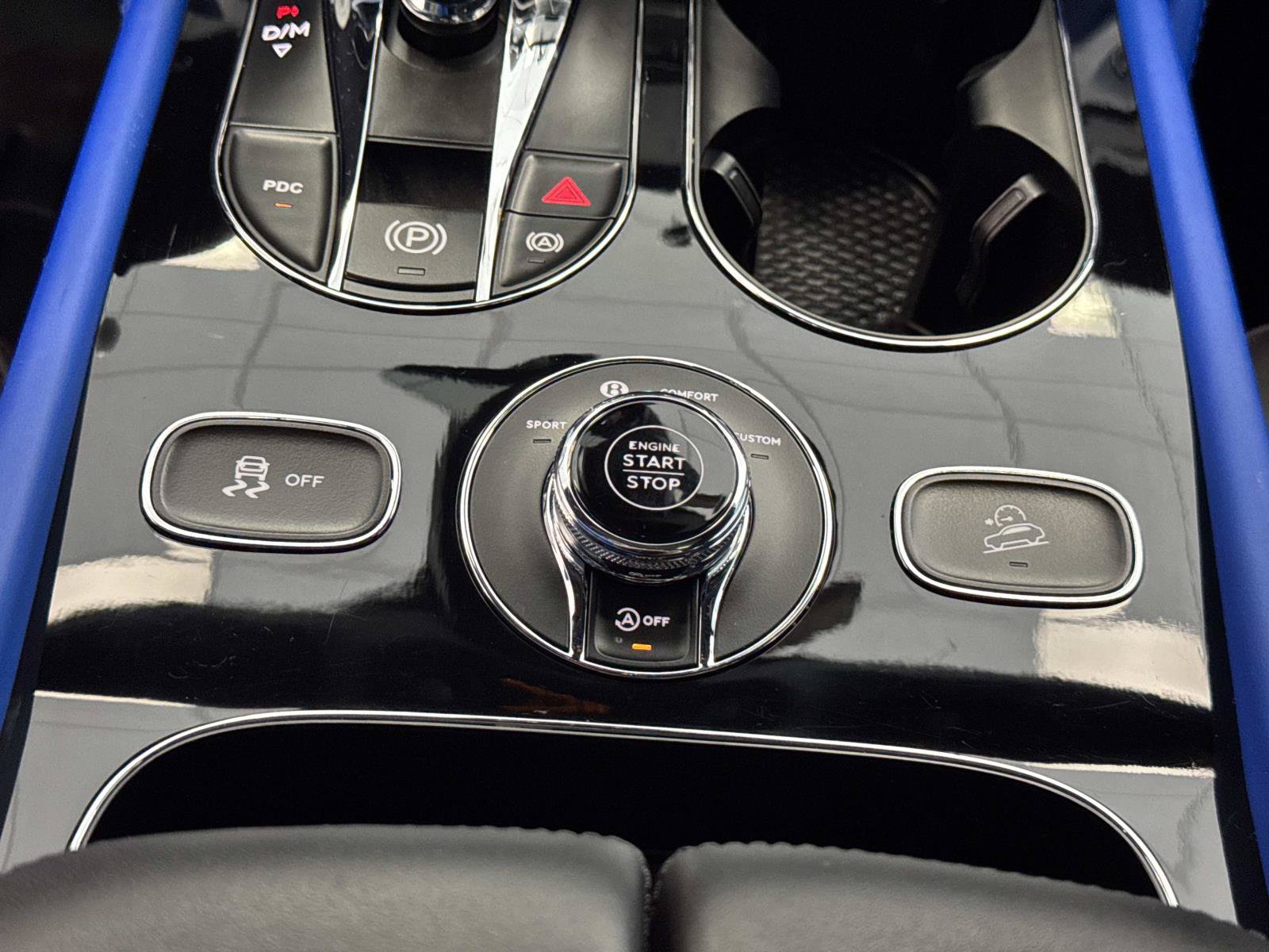 Used 2020 Bentley Bentayga Design Series AWD/4WD image 24