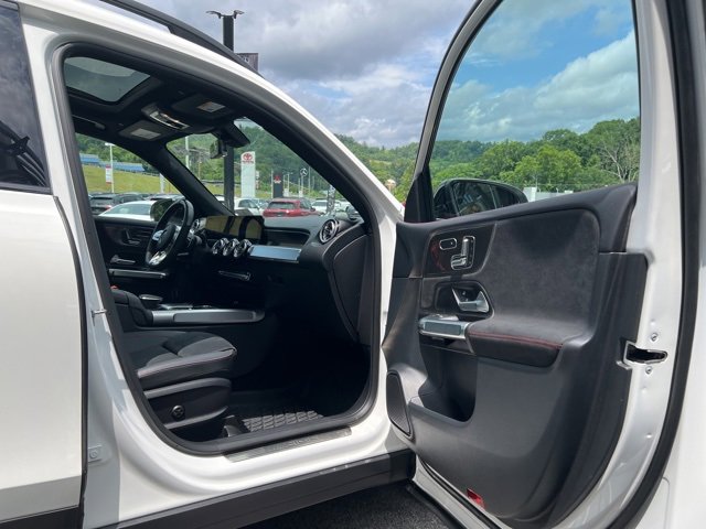 Used 2022 Mercedes-Benz GLB 35 AMG 4MATIC image 26