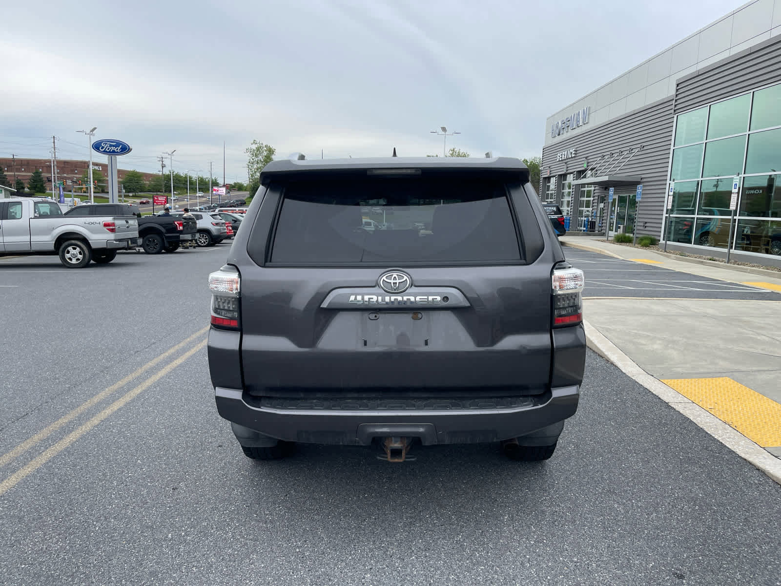 Used 2017 Toyota 4Runner SR5 AWD/4WD image 4