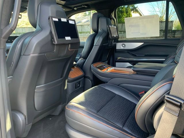New 2025 Lincoln Navigator Black Label image 16