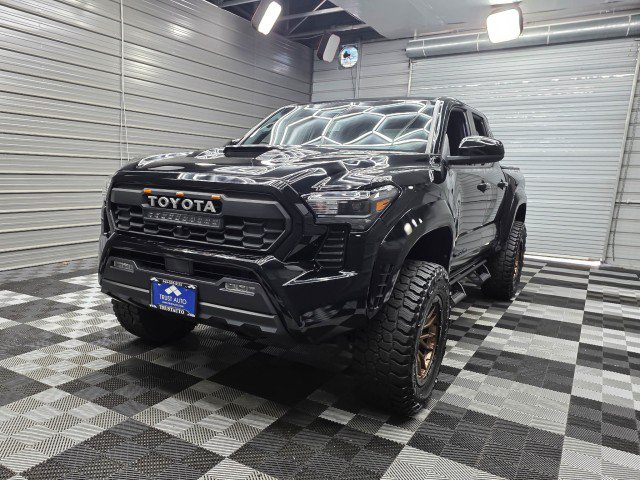 Used 2024 Toyota Tacoma TRD Sport AWD/4WD image 44
