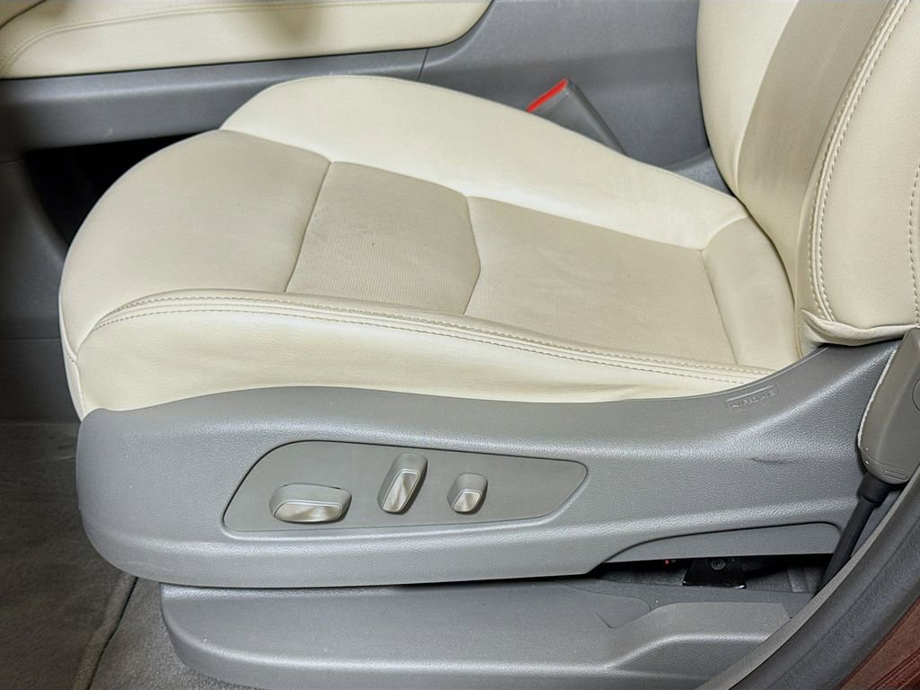 Used 2022 Cadillac XT6 Premium Luxury w/ Technology Package FWD image 18