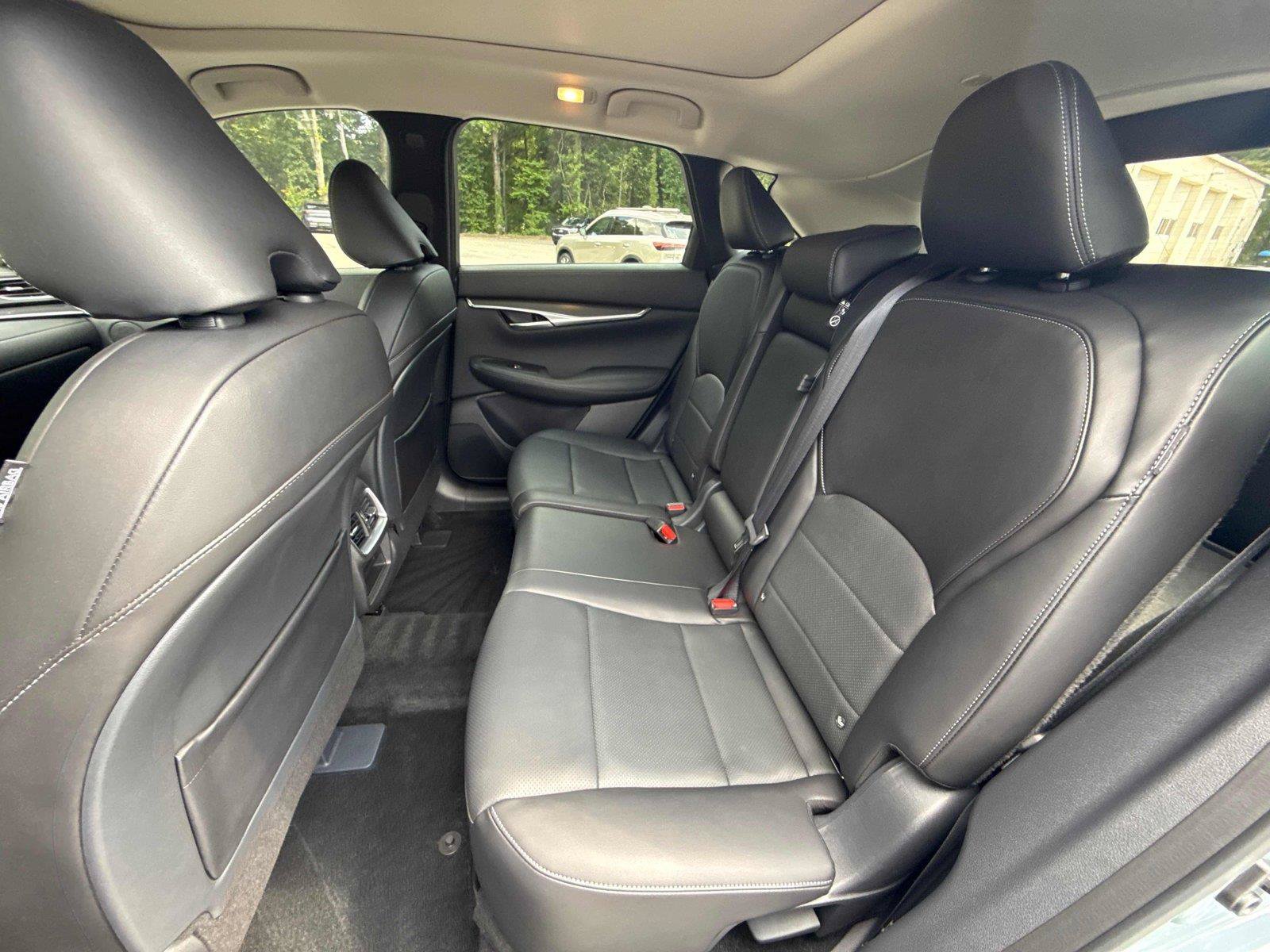 Used 2025 INFINITI QX50 Luxe w/ Accent Package AWD/4WD image 12