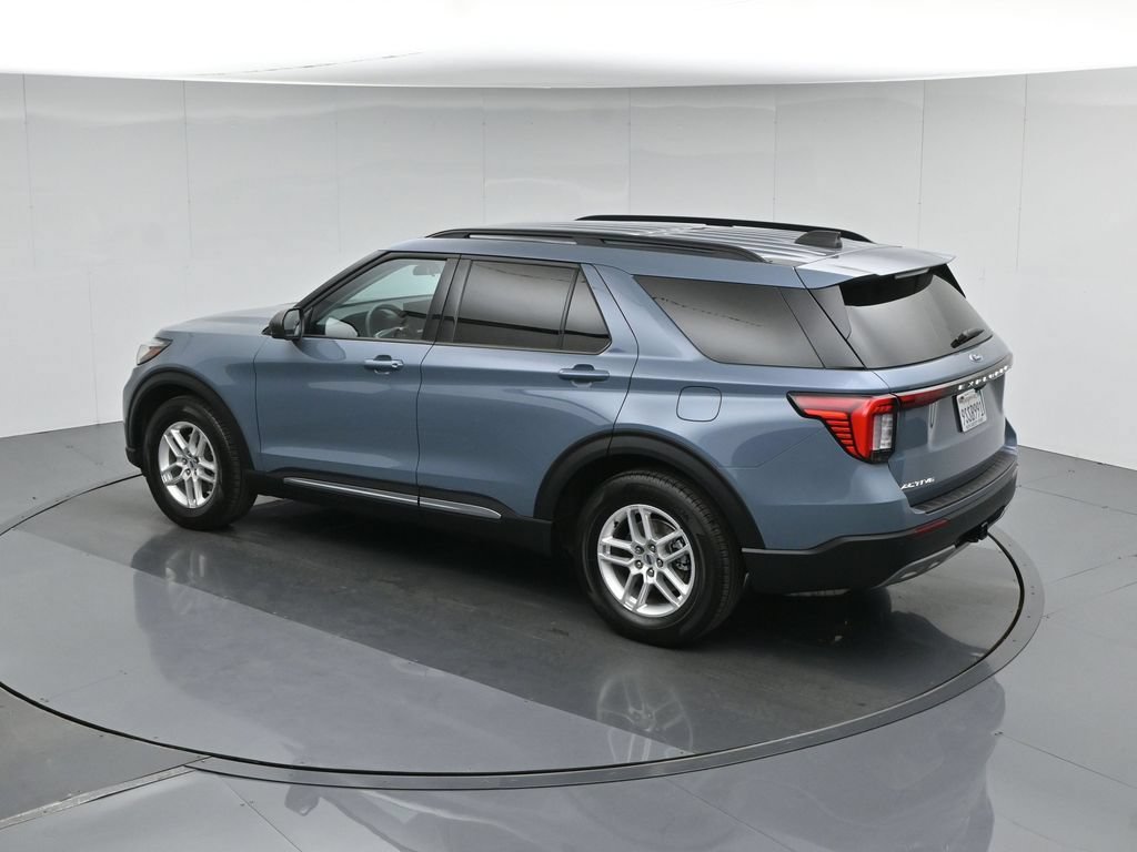 Used 2025 Ford Explorer Active w/ Active Comfort Package RWD image 45