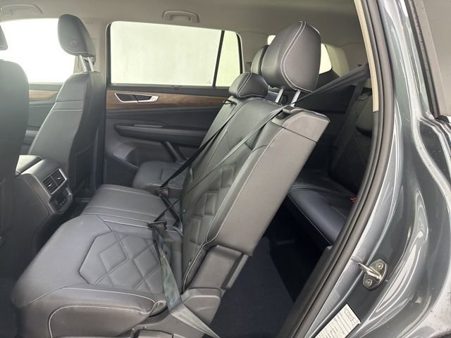 Used 2025 Volkswagen Atlas SE image 30