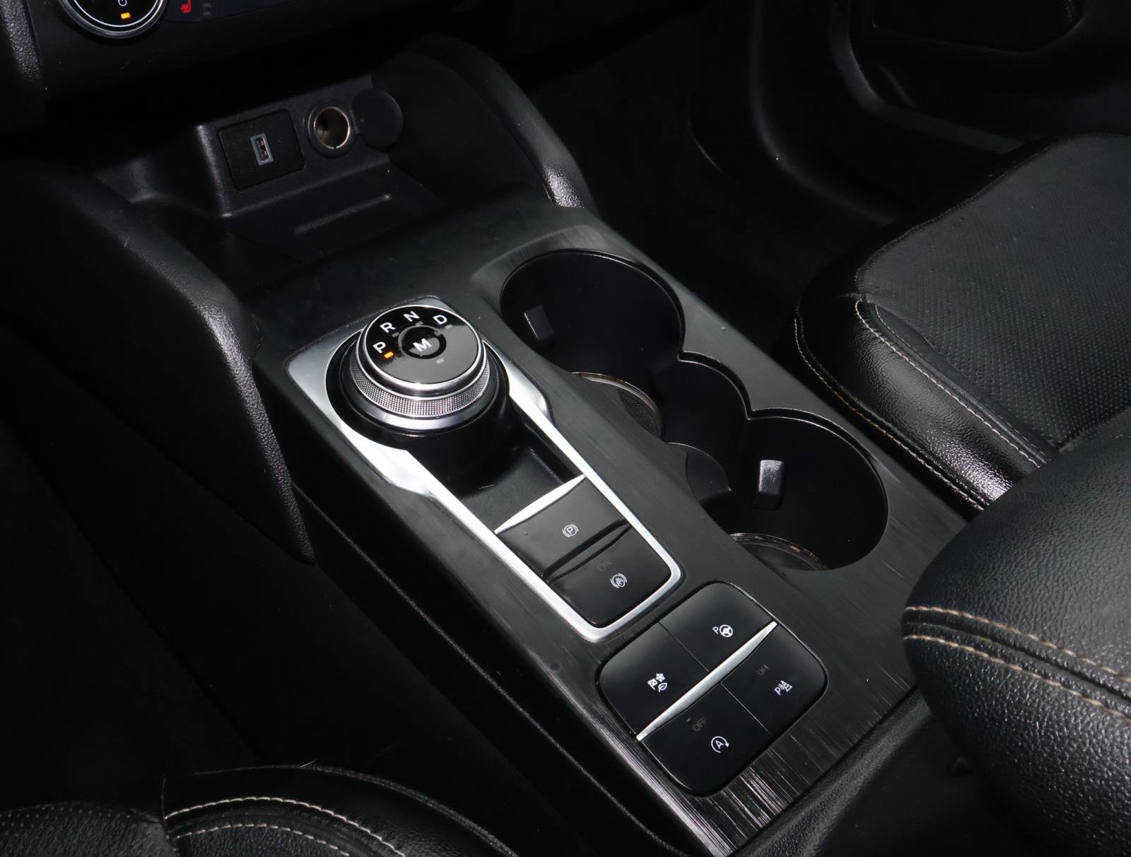 Used 2020 Ford Escape Titanium image 26