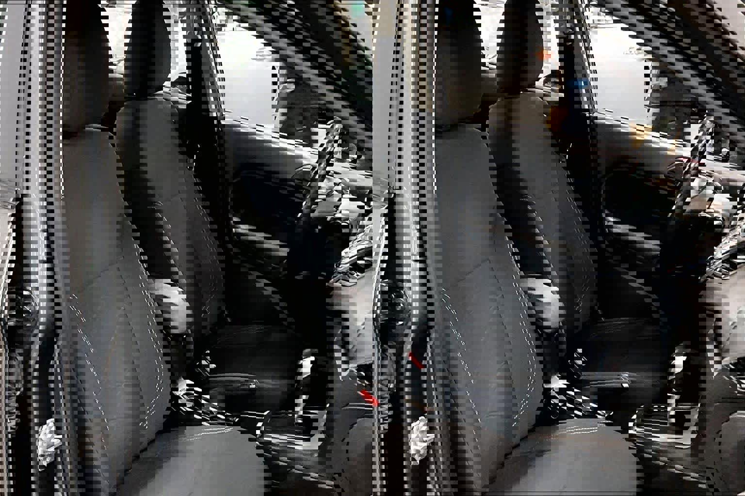 Used 2015 Ford Fiesta SE image 8