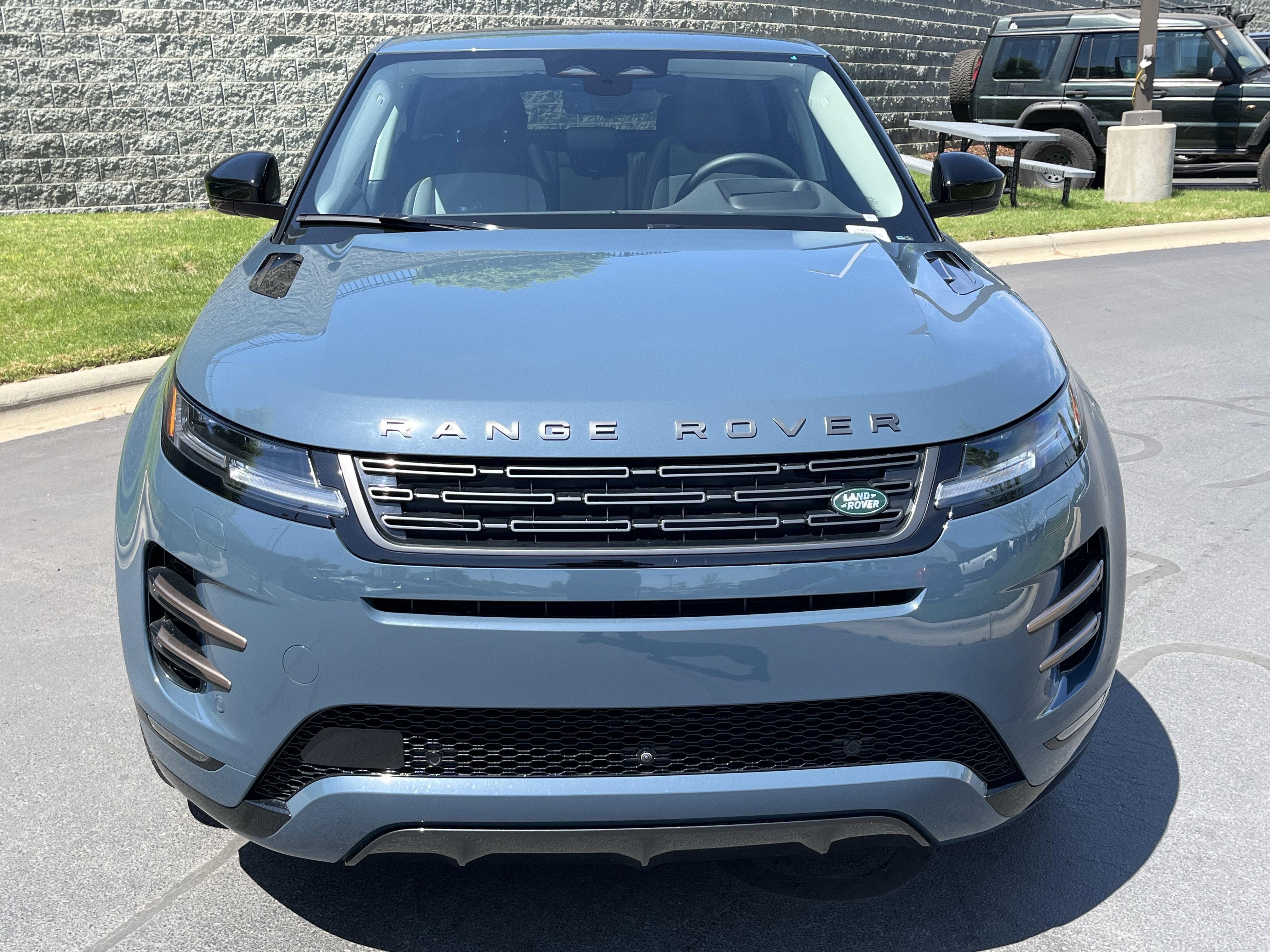 Used 2025 Land Rover Range Rover Evoque Dynamic SE image 7