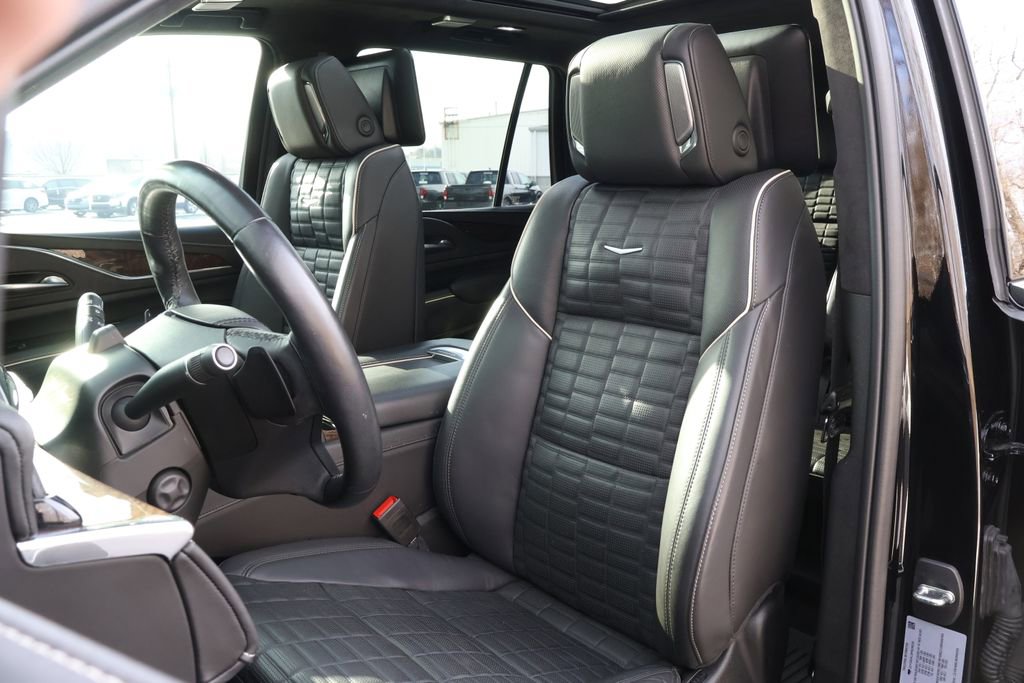 Used 2023 Cadillac Escalade Sport Platinum w/ LPO, ONYX Package image 34