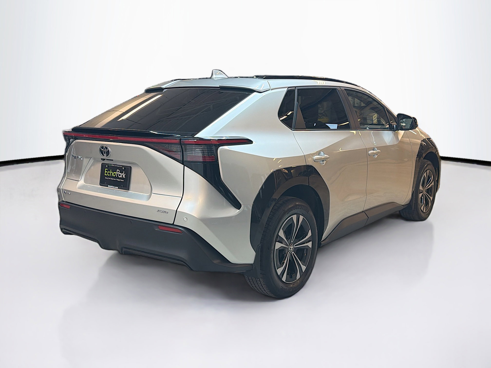 Used 2025 Toyota bZ4X XLE image 9