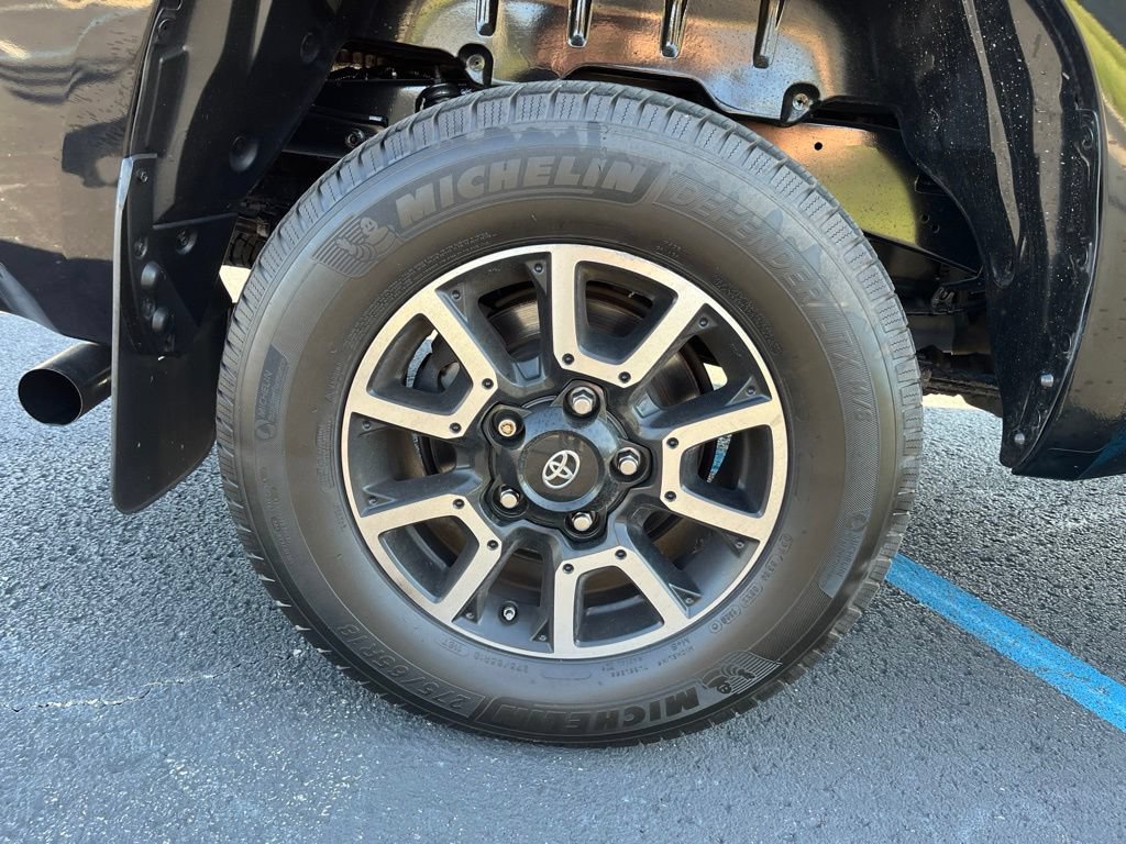 Used 2016 Toyota Tundra SR5 AWD/4WD image 11