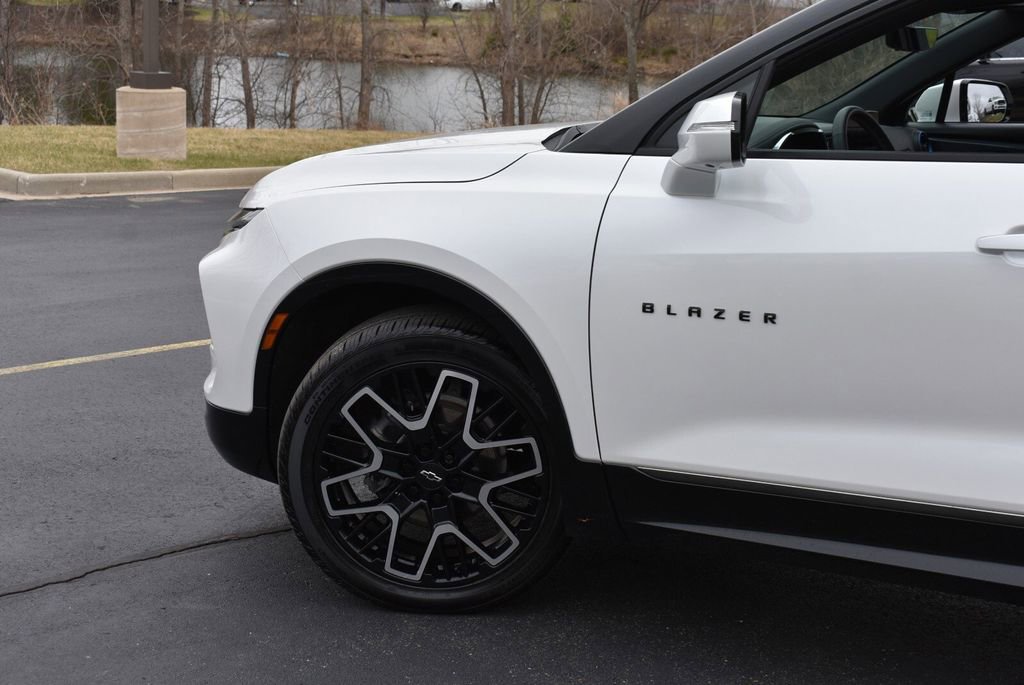 Used 2023 Chevrolet Blazer RS w/ Driver Confidence II Package AWD/4WD image 10