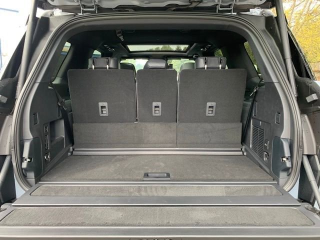 New 2026 Lincoln Navigator Reserve w/ Jet Appearance Package AWD/4WD image 5