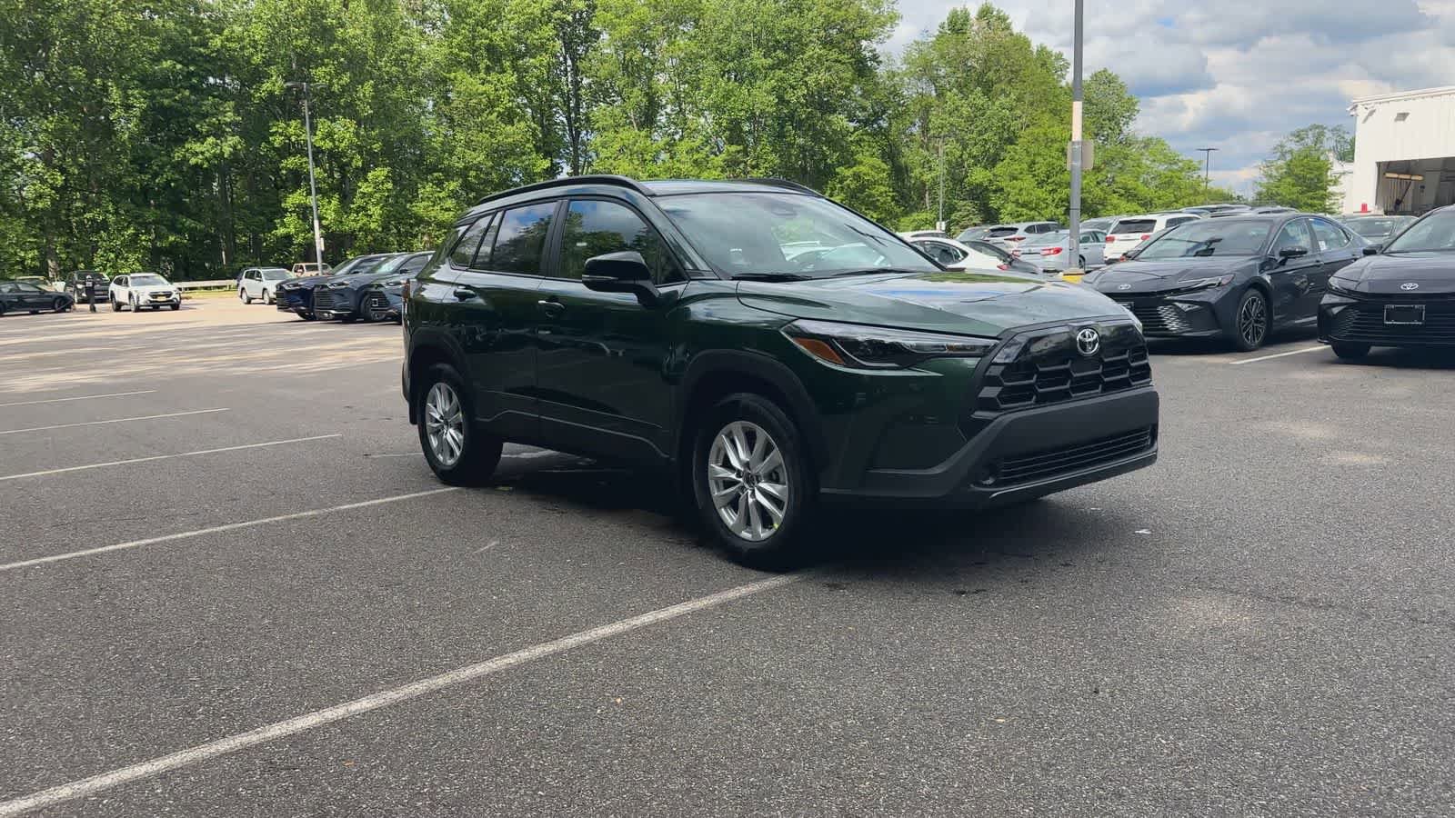 New 2026 Toyota Corolla Cross LE AWD/4WD video 2