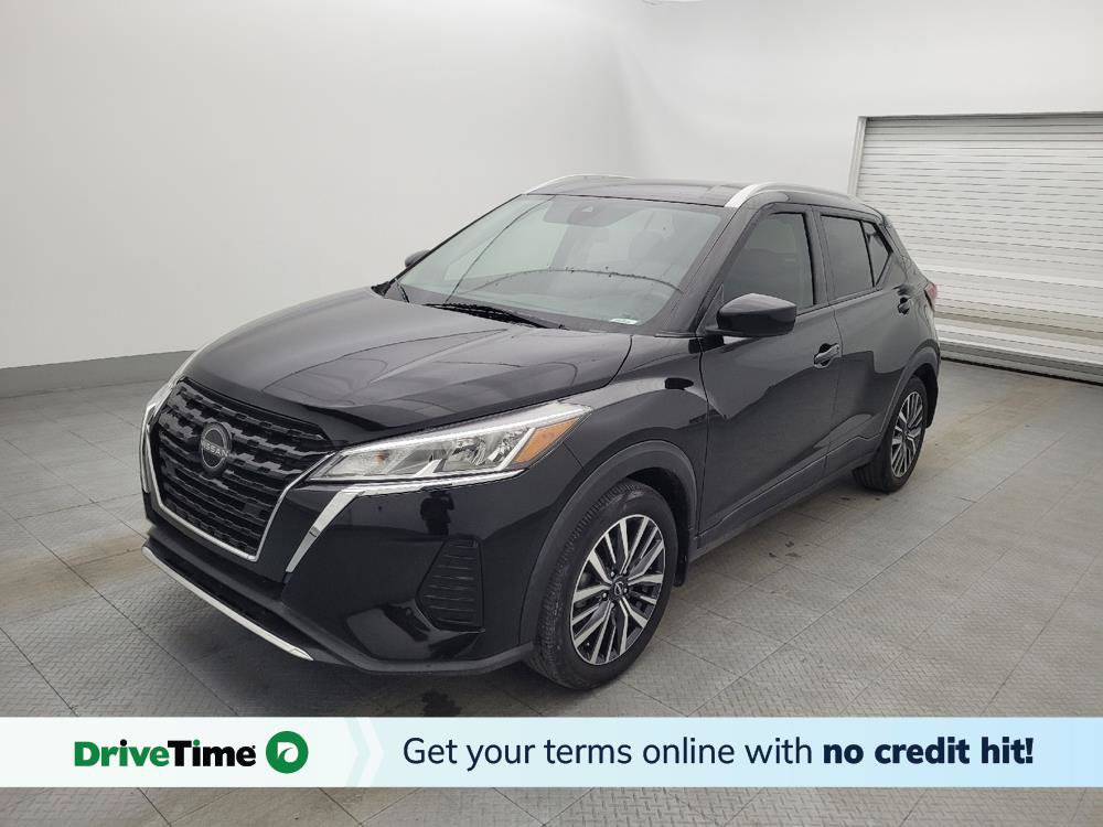 Used 2022 Nissan Kicks SV image 1