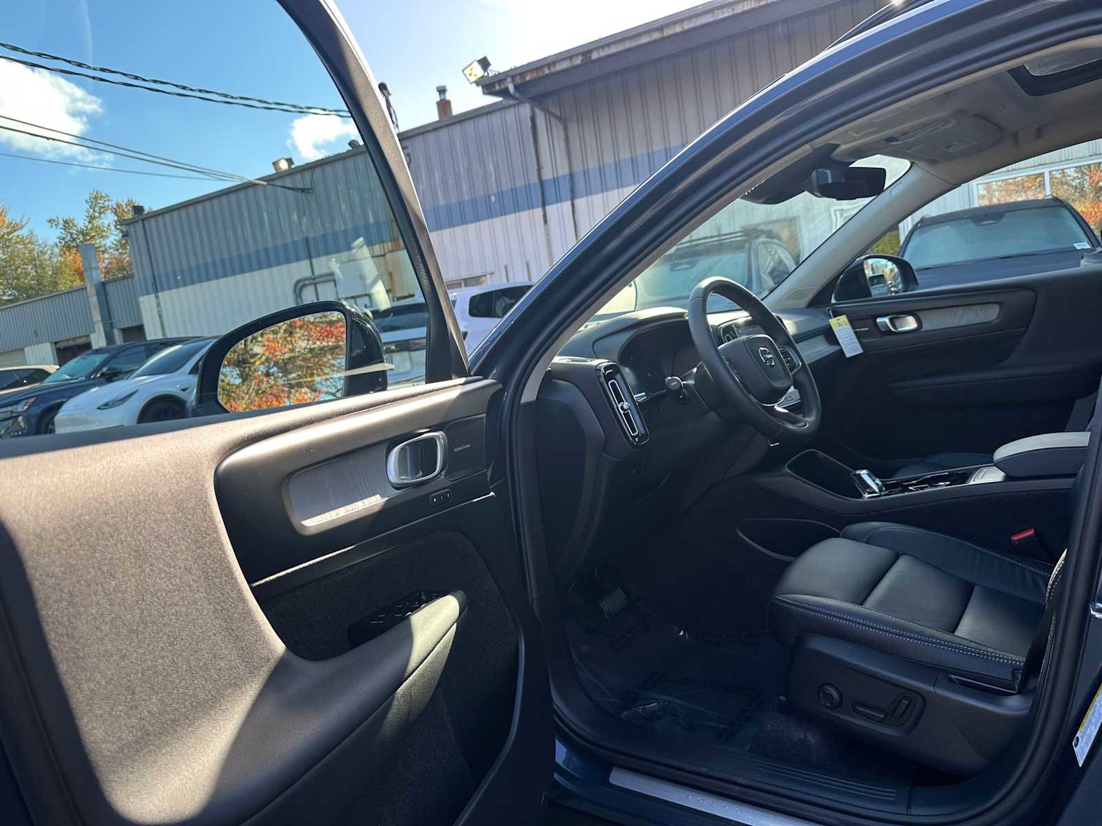 New 2026 Volvo XC40 B5 Ultra w/ Protection Package Premier image 20