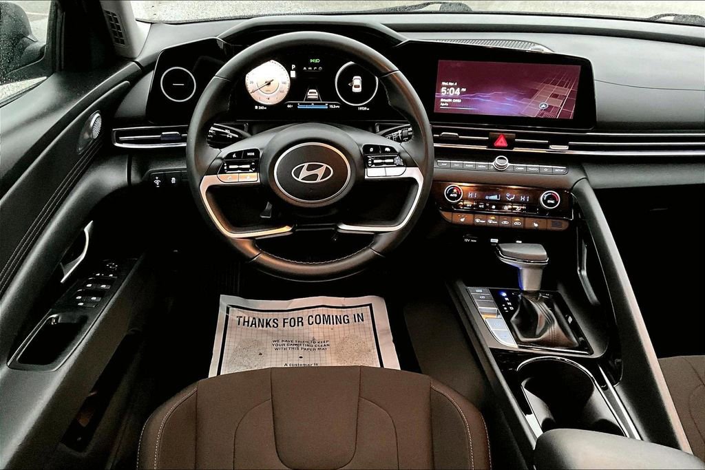 Used 2025 Hyundai Elantra SEL FWD image 5
