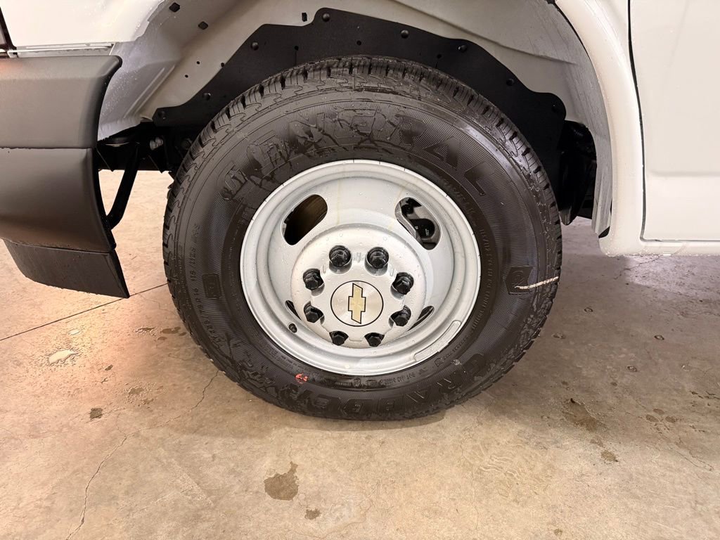 New 2025 Chevrolet Express 3500 Work Van w/ Power Convenience Package image 15