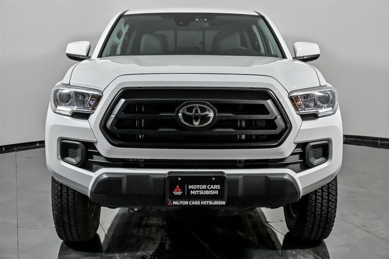 Used 2022 Toyota Tacoma SR AWD/4WD image 4