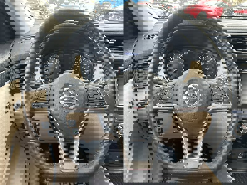 Used 2018 Nissan Rogue SL w/ Premium Package image 14